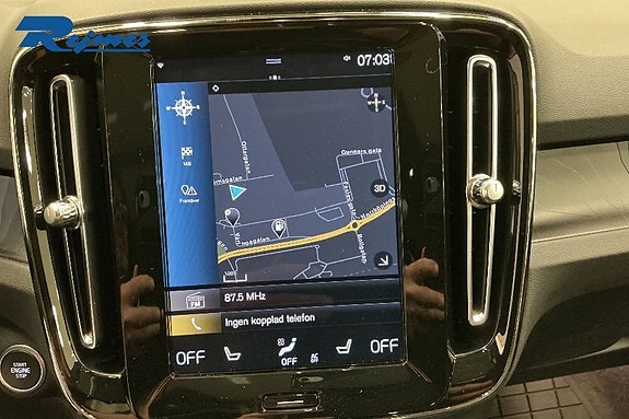 Volvo XC40 11 of 18