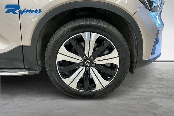Volvo XC40 15 of 18