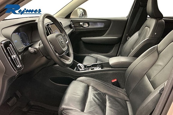 Volvo XC40 6 of 18