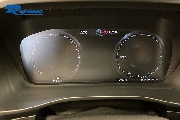 Volvo XC40 9 of 18