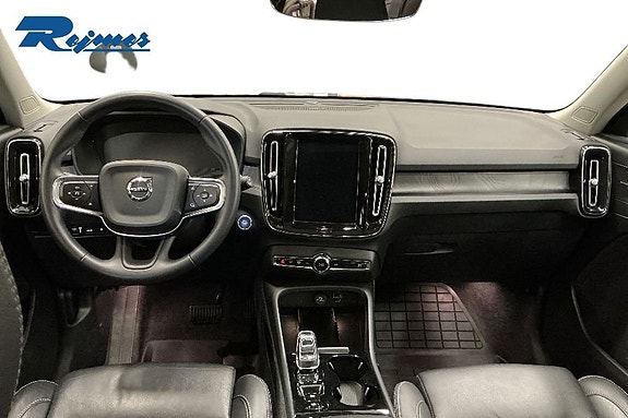 Volvo XC40 10 of 18