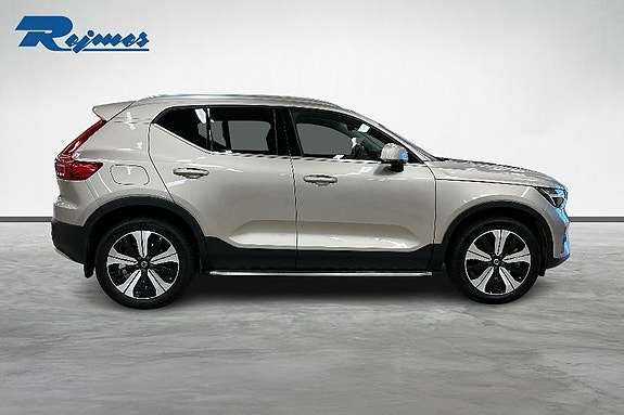 Volvo XC40 16 of 18