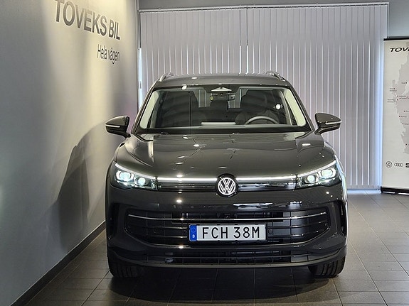Volkswagen Tiguan 2 of 22