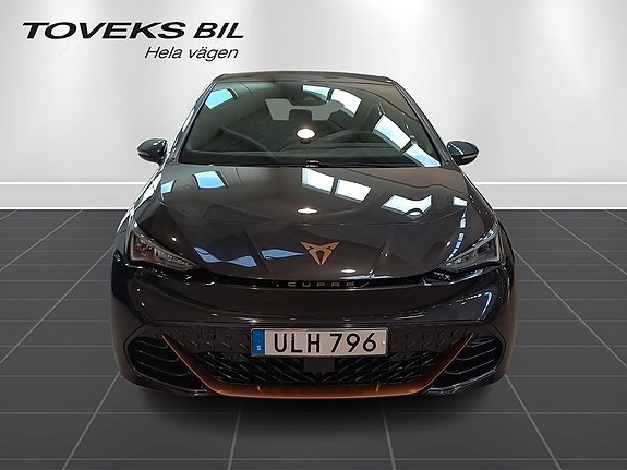 Cupra Born 2 of 14