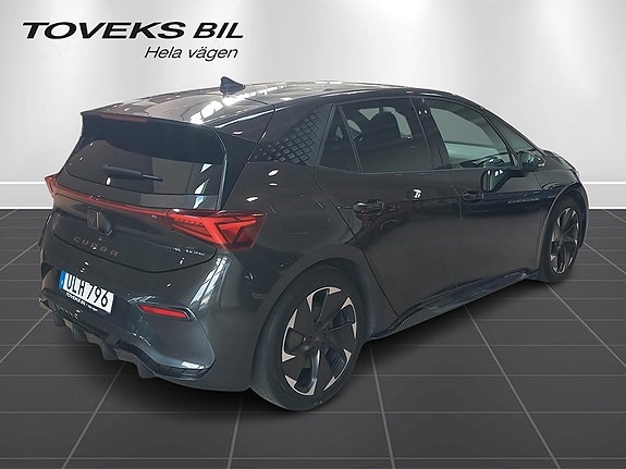 Cupra Born 7 of 14