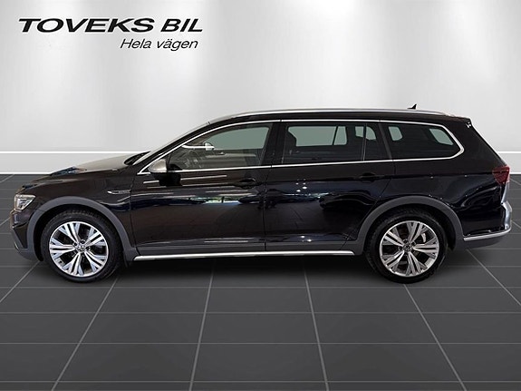 Volkswagen Passat Alltrack 4 of 13