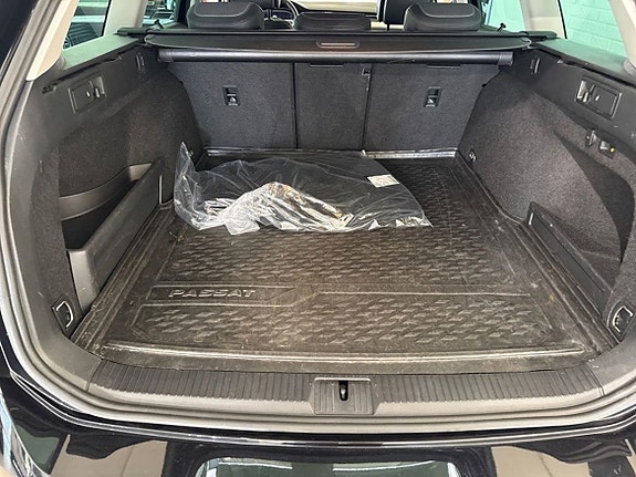 Volkswagen Passat Alltrack 13 of 13