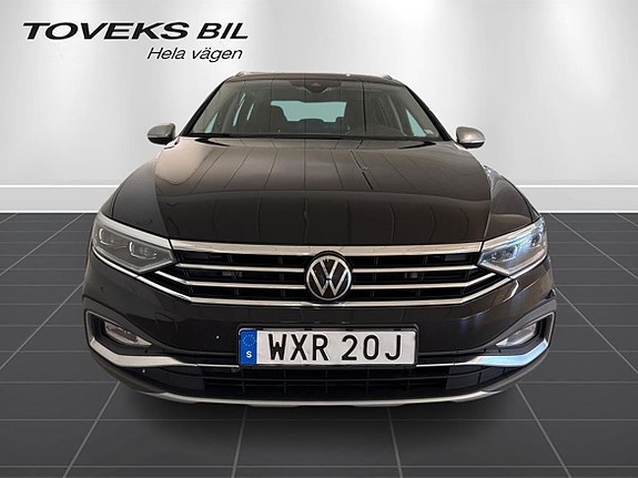 Volkswagen Passat Alltrack 5 of 13