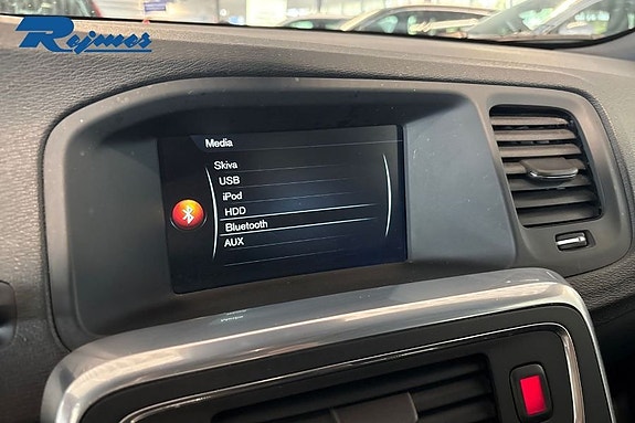 Volvo V60 13 of 27