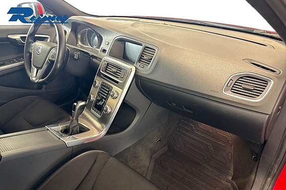 Volvo V60 19 of 27