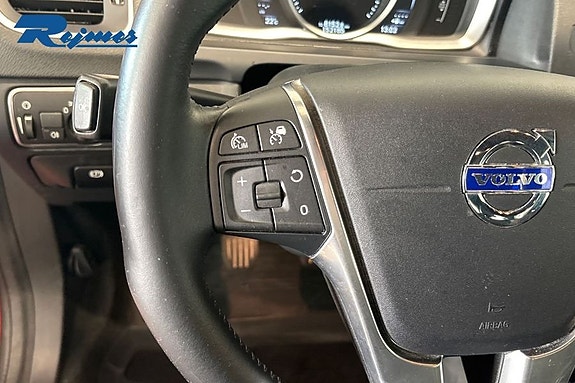Volvo V60 8 of 27