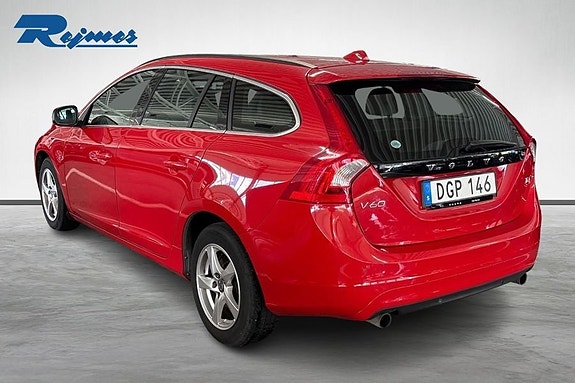 Volvo V60 2 of 27