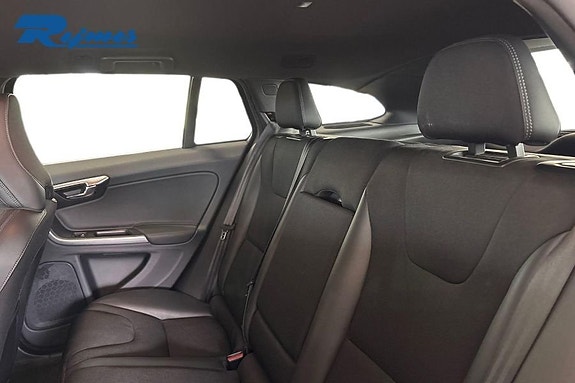 Volvo V60 22 of 27
