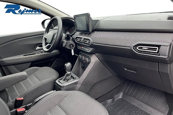 Dacia Sandero 16 of 23