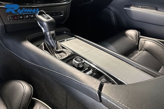 Volvo V90 17 of 30