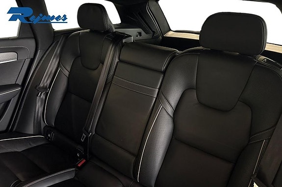 Volvo V90 23 of 30