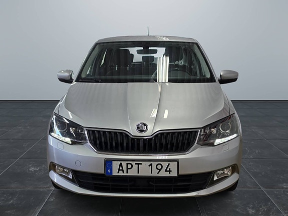 Skoda Fabia 2 of 21