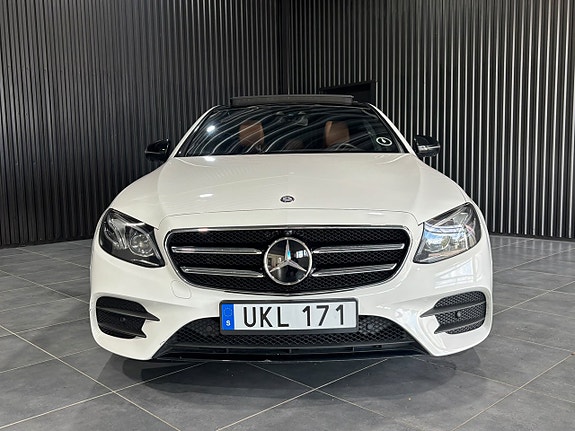 Mercedes-Benz E350 d 2 of 25