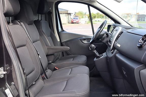 Renault Trafic 9 of 19
