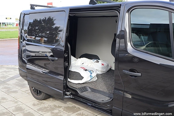 Renault Trafic 14 of 19