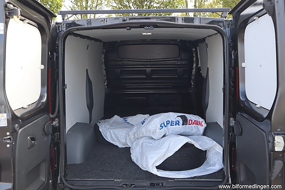 Renault Trafic 7 of 19