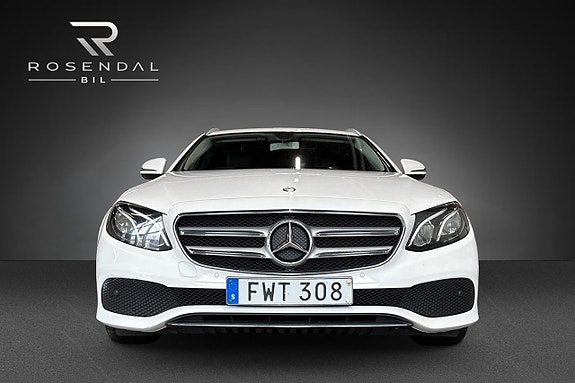 Mercedes-Benz E220 8 of 17