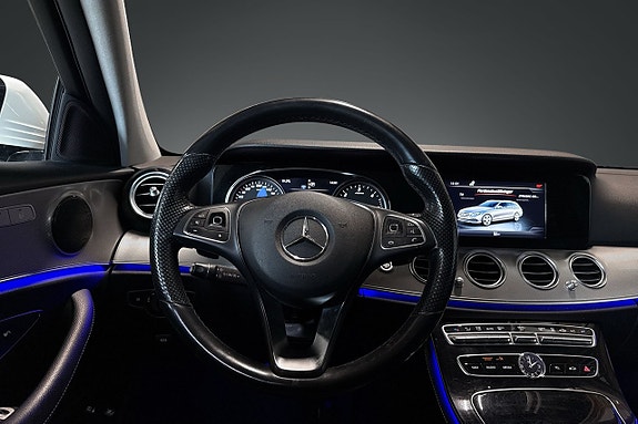 Mercedes-Benz E220 12 of 17
