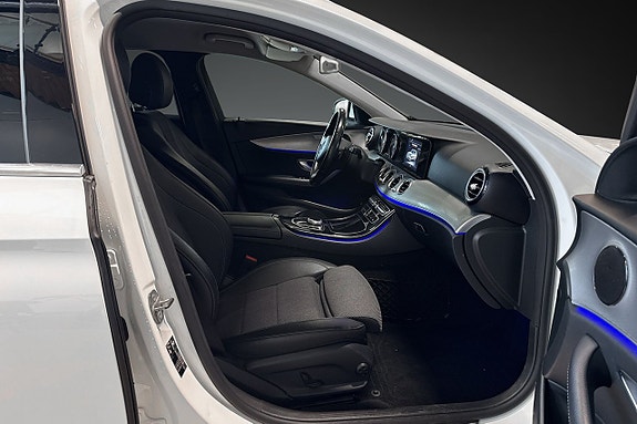 Mercedes-Benz E220 16 of 17