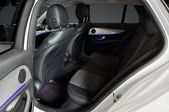 Mercedes-Benz E220 15 of 17