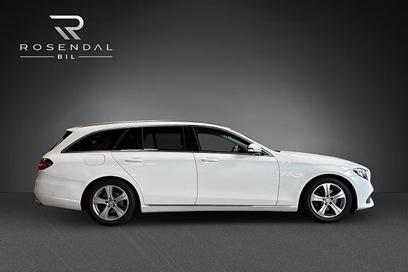 Mercedes-Benz E220 3 of 17