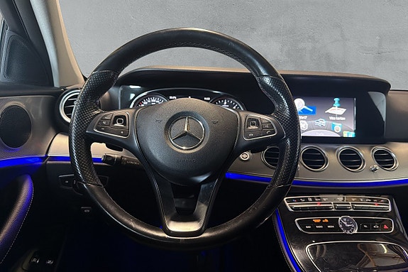 Mercedes-Benz E220 12 of 17