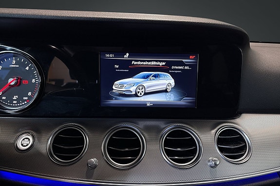 Mercedes-Benz E220 14 of 17