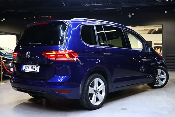 Volkswagen Touran 4 of 25