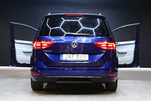 Volkswagen Touran 7 of 25