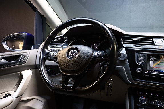 Volkswagen Touran 17 of 25