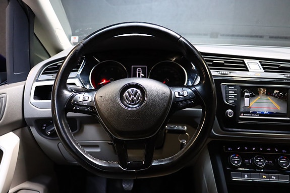 Volkswagen Touran 18 of 25