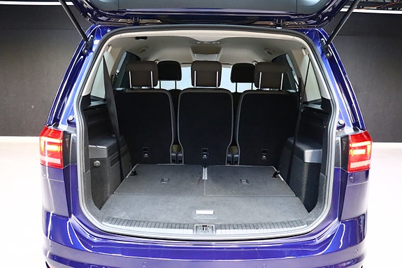 Volkswagen Touran 15 of 25