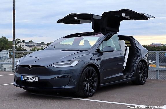 Tesla Model X 23 of 24