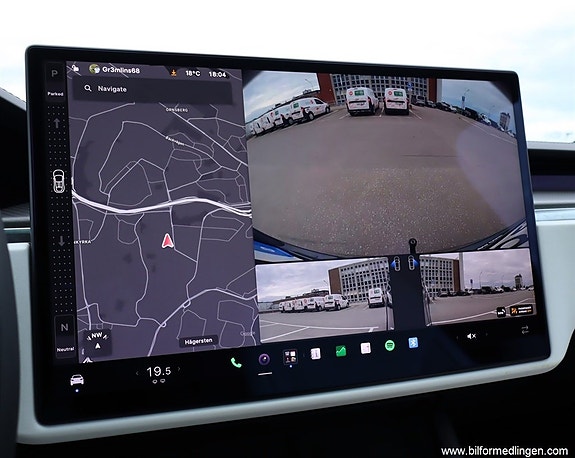 Tesla Model X 13 of 24