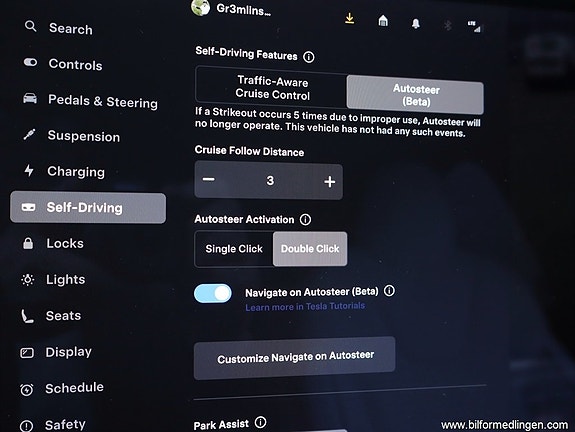 Tesla Model X 18 of 24