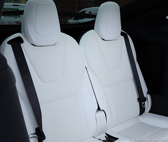 Tesla Model X 9 of 24