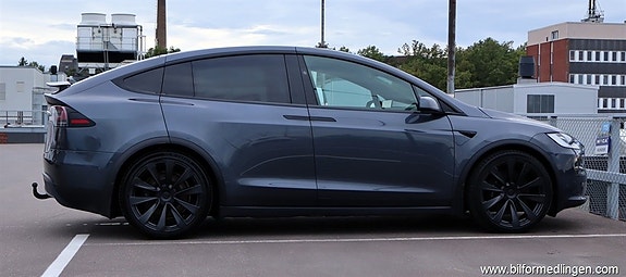 Tesla Model X 4 of 24
