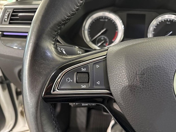 Skoda Superb 11 of 14