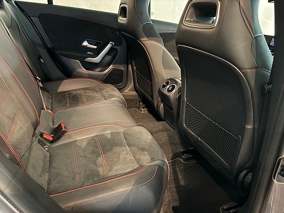 Mercedes-Benz CLA200 13 of 15