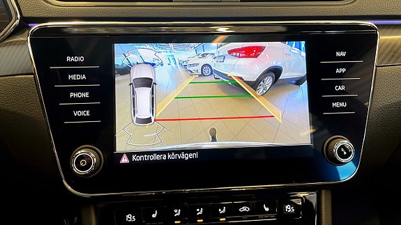 Skoda Superb 17 of 21