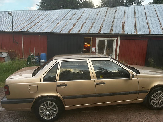 Volvo 850 4 of 6