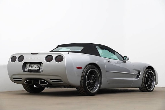 Chevrolet Corvette 10 of 24