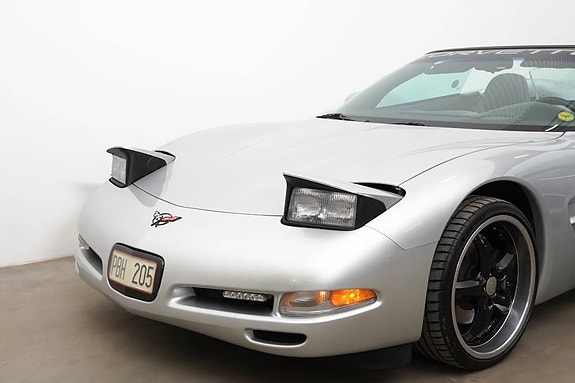 Chevrolet Corvette 8 of 24