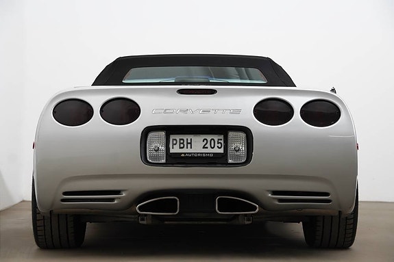 Chevrolet Corvette 12 of 24