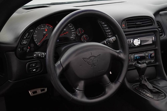 Chevrolet Corvette 14 of 24